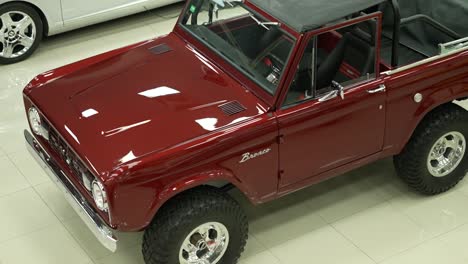Techo-Clásico-De-Ford-Bronco-Vintage-Red-Vintage-Car,-Vehículo-De-Recogida-Antiguo