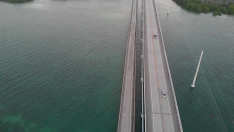overseas-highway-the-keys-florida-ohio-key-bahia-honda-walking-fishing-bridge-blue-water-channel-vacation-travel-roadtrip-aerial-drone-reveal