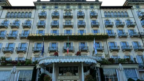 Entrada-Principal-Del-Hermoso-Y-Lujoso-Hotel-Grand-Hotel-Des-Iles-Borromees-En-Stresa,-Italia