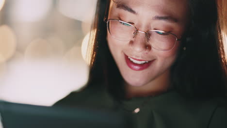 Business-woman,-face-or-tablet-in-night-office