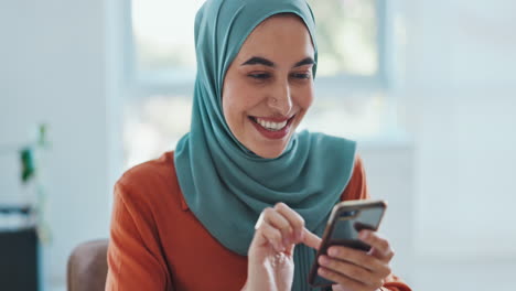 Muslim,-Frau-Und-Scrollen-In-Den-Sozialen-Medien