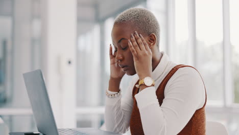 Stress,-Burnout-Und-Kopfschmerzen-Einer-Schwarzen-Frau