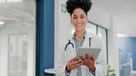 Face-of-happy-woman-doctor-on-tablet-for-medical