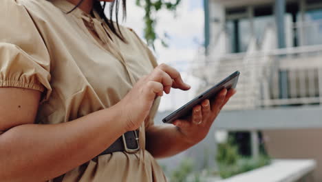 Business-woman,-hands-and-tablet-in-city-digital