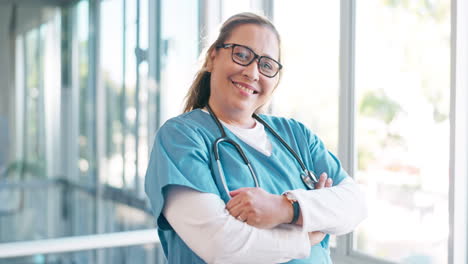 Portrait,-healthcare-and-trust-with-a-nurse-woman