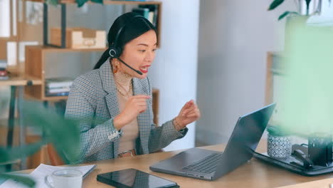 Asiatische-Frau,-Videoanruf-Und-Laptop-Mit-Headset