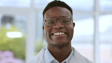 Doctor-smile,-black-man-face