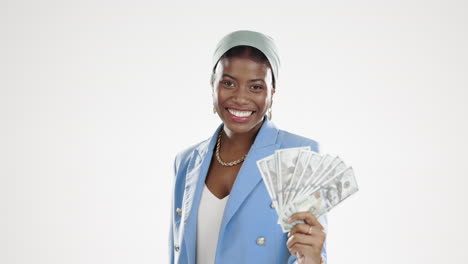 Dinero,-Efectivo-Y-Cara-De-Mujer-Negra-Aislada