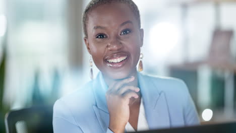 Happy-black-woman,-night-office