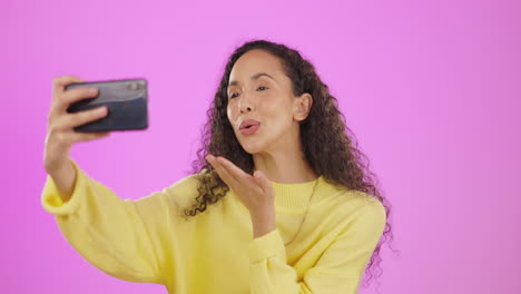 Selfie,-Mujer-Y-Felicidad-Con-Ropa-Informal.