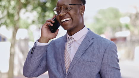 Happy-black-man,-phone-call
