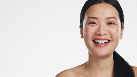 Gesicht,-Asiatische-Frau-Und-Lachend-Für-Schönheit