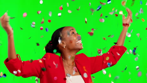 Mujer-Negra,-Celebración-Y-Baile-En-Confeti