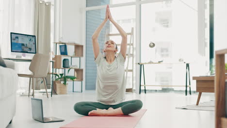 Yoga,-Entspannung-Und-Eine-Frau,-Die-Eine-Meditation-Macht