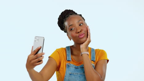Selfie-pose,-face-and-happy-black-woman