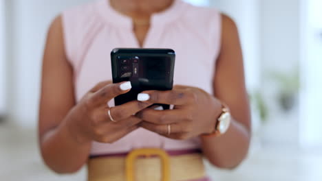 Business-woman,-hands-and-phone-texting-for-social