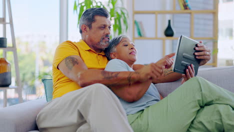 Love,-happy-and-senior-couple-with-a-tablet