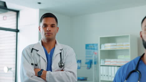 Medizinische-Männer,-Porträt-Und-Team-Mit-Einem-Arzt