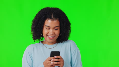 Green-screen,-smile-and-woman-with-a-smartphone