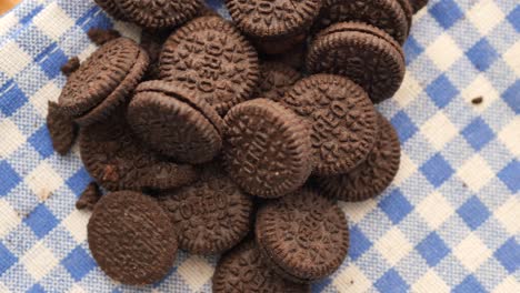 Dhaka-Bangladesch-23.-Mai-2021-Oreo-Schokoladenkekse-Auf-Dem-Teller