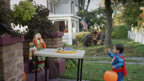 Wilson,-NY,-USA,-October-2021:-Children-in-festive-costumes-go-for-candy-on-Halloween-day