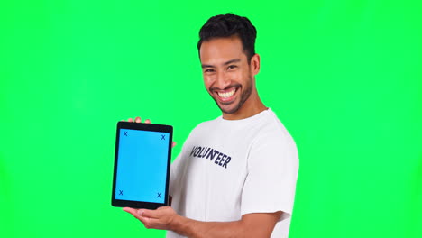 Grüner-Bildschirm,-Zeigend-Und-Mann-Mit-Tablet-Attrappe