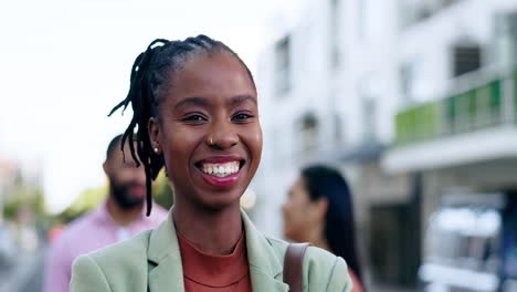 Sonrisa,-Emprendedora-Y-Retrato-De-Mujer-Negra