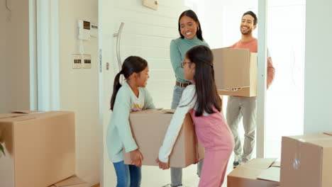Parents,-kids-and-helping-with-boxes-in-new-house