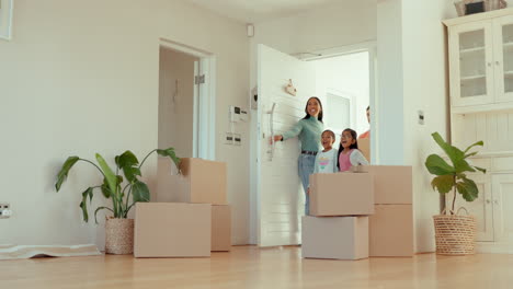 Parents,-kids-and-wow,-moving-to-new-house