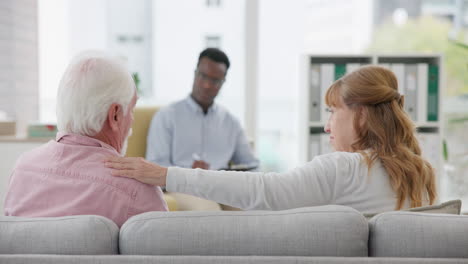 Senior,-couple-and-therapy-talk-with-psychologist