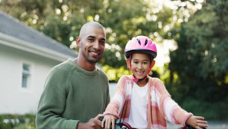 Gesicht,-Vater-Und-Kind-Mit-Fahrradhelm
