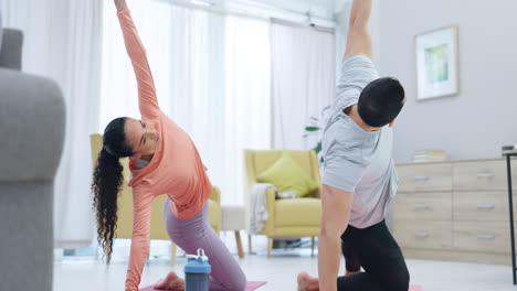 Fitness,-Gesundheit-Und-Paar-Beim-Yoga