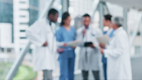 Teamwork-blur,-doctors-or-nurses-in-meeting