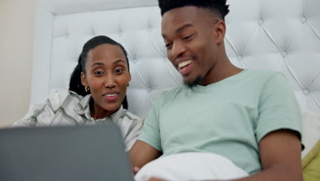 Technology-happy-and-black-couple-in-bed