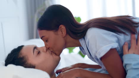 Couple,-bed-and-kiss-with-love