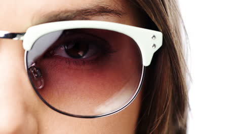 Frau-Mit-Sonnenbrille,-Nahaufnahme,-Augencharakterserie-Isoliert-Auf-Reinem-Weißem-Hintergrund