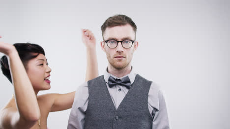 Funny-Nerd-Guy-sexy-woman-dancing-slow-motion-wedding-photo-booth-series