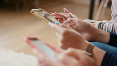 Friends-at-home-using-smart-phones-social-media