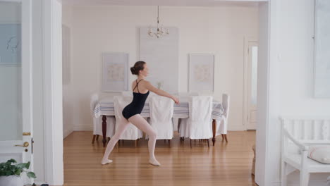 Teenager-Ballerina-Mädchen-Tanzt,-übt-Balletttanzbewegungen-Und-Probt-Zu-Hause-4k