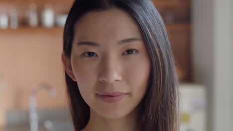 Retrato-Hermosa-Mujer-Asiática-Sonriendo-Feliz-Con-Tez-De-Piel-Natural