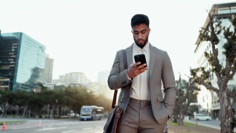 Phone,-walking-and-young-businessman-in-the-city