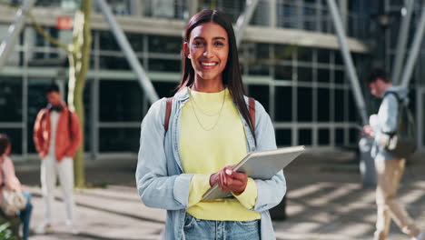 Rostro,-Mujer-Y-Sonrisa-De-Estudiante-En-La-Universidad