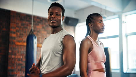 Fitnessstudio,-Team-Und-Schwarze-Menschen-Freuen-Sich-über-Bewegung