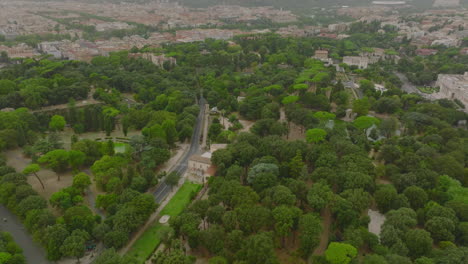Vista-De-ángulo-Alto-De-árboles-Verdes-Y-Vegetación-En-El-Parque-De-La-Ciudad.-Lugar-Para-Caminar-Y-Relajarse-En-La-Naturaleza-En-La-Ciudad.-Roma,-Italia