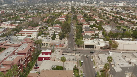 AERIAL:-Typical-Houses-,-Apartments-,-Residential-Area-in-West-Hollywood,-California-with-Beautiful-Rich-colors-in-Trees-and-Buildings