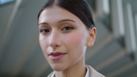 Portrait-successful-business-woman-looking-camera-confidently-vertically-shot