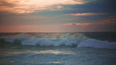 Waves-rolling-evening-seascape-before-storm.-Beautiful-endless-ocean-in-evening.