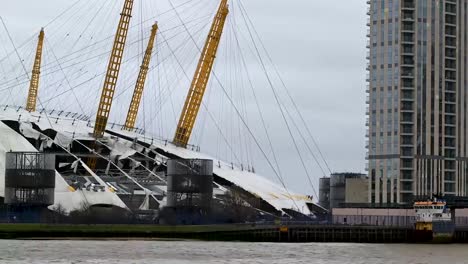 Das-Beschädigte-O2-Stadion-In-North-Greenwich,-London,-Vereinigtes-Königreich