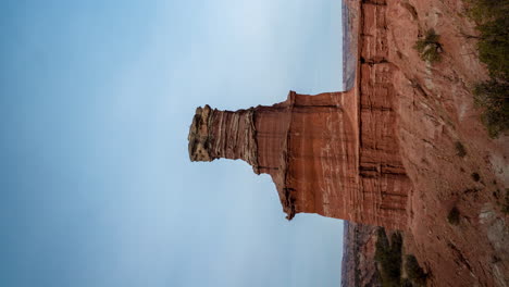 Vertical-Time-Lapse-of-Lighthouse-Rock,-Sandstone-Formation-and-Landmark-of-Palo-Duro-Canyon-State-Park,-Colorado-USA