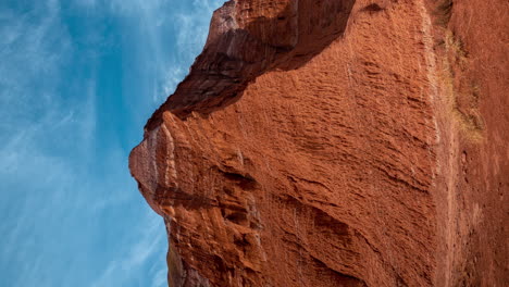 Vertical-4k-Time-Lapse,-Red-Sandstone-Cliff-and-Light-Clouds-in-American-Landscape,-Palo-Duro-Canyon-State-Park,-Colorado-USA